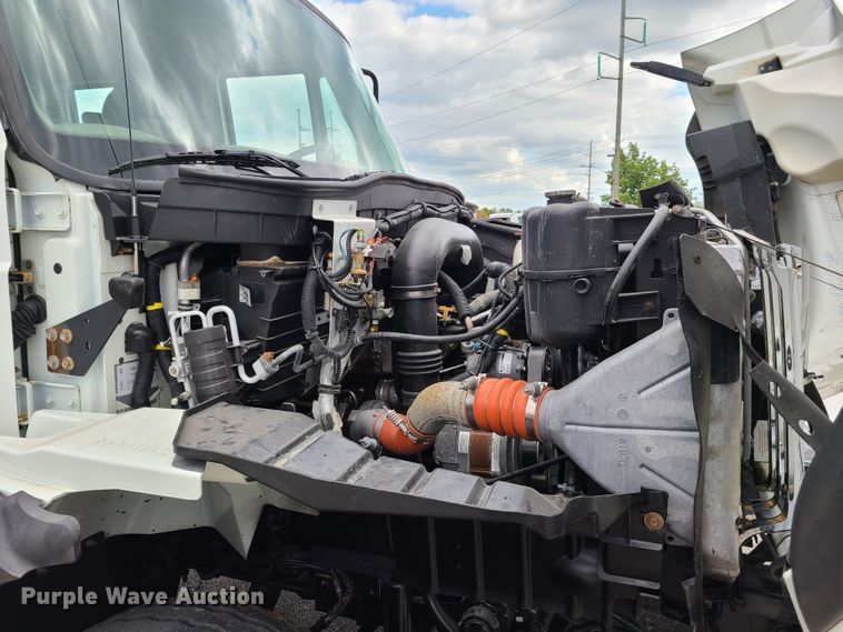 image for item DY9945 2010 International WorkStar 7500  utility truck