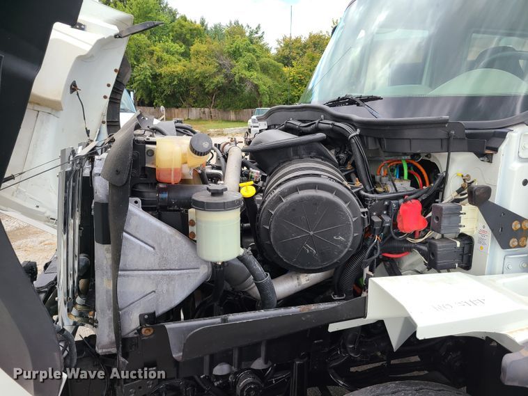 image for item DY9945 2010 International WorkStar 7500  utility truck