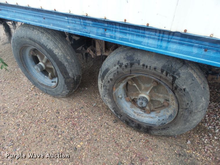 image for item EF9657 1995 Miller office trailer