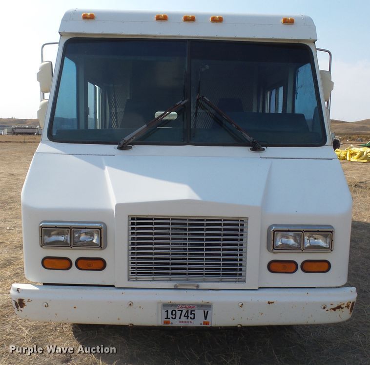image for item EF9665 1997 Chevrolet P30  delivery truck