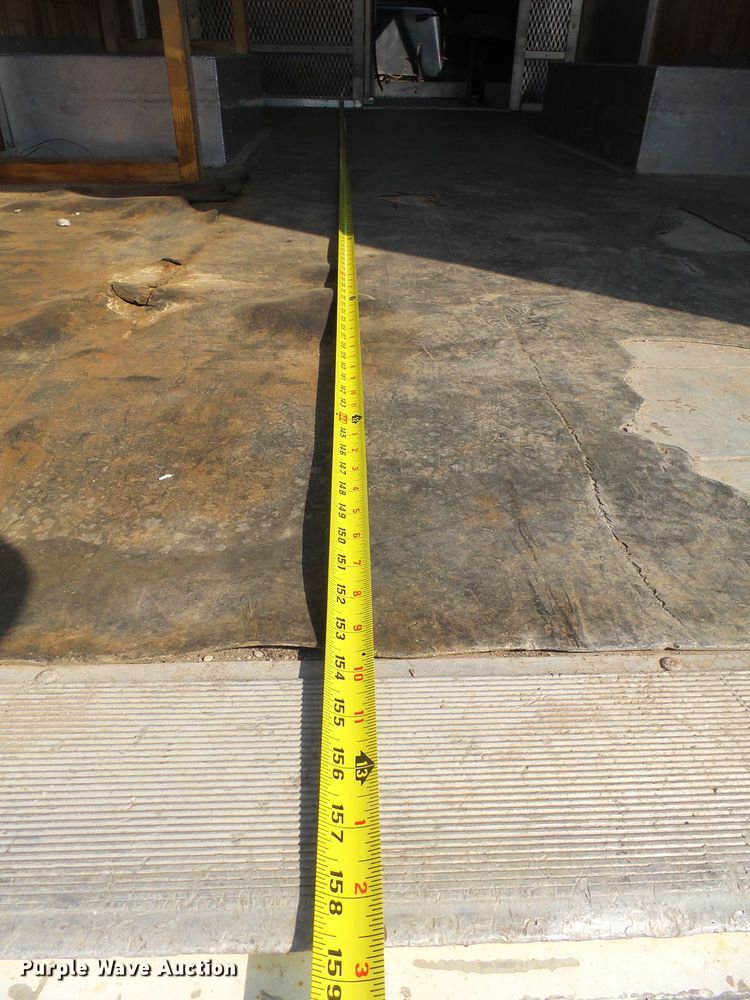 image for item EF9665 1997 Chevrolet P30  delivery truck