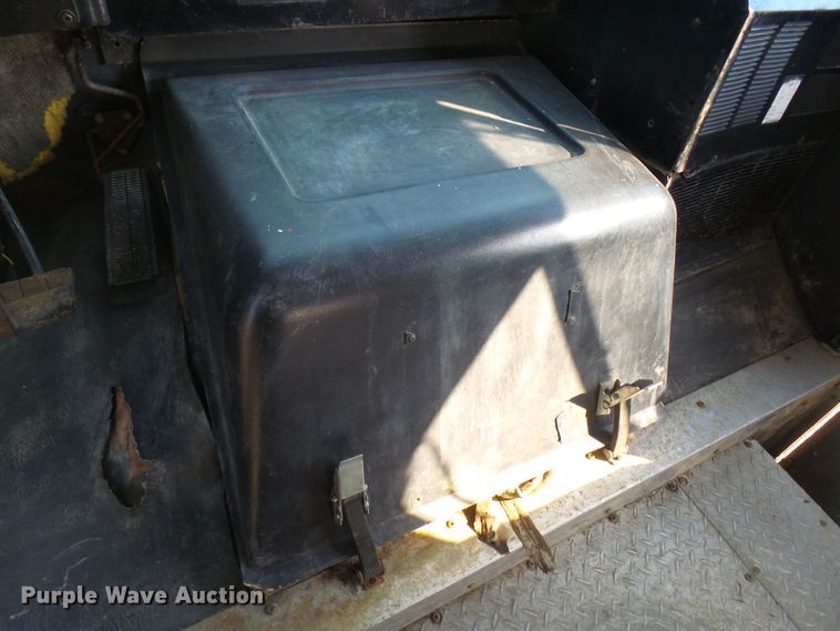 image for item EF9665 1997 Chevrolet P30  delivery truck