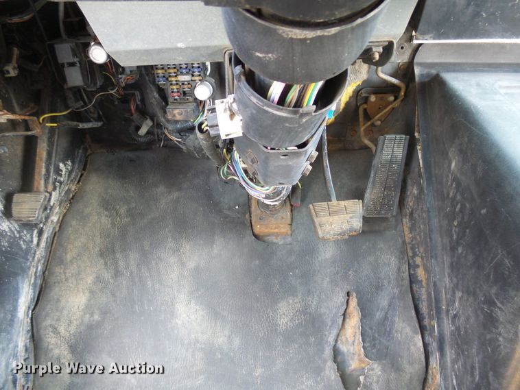 image for item EF9665 1997 Chevrolet P30  delivery truck