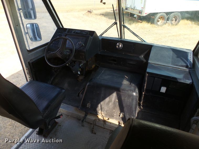 image for item EF9665 1997 Chevrolet P30  delivery truck