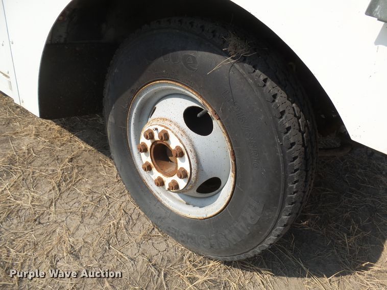 image for item EF9665 1997 Chevrolet P30  delivery truck