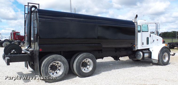 image for item EP9925 2005 Peterbilt 357  water truck