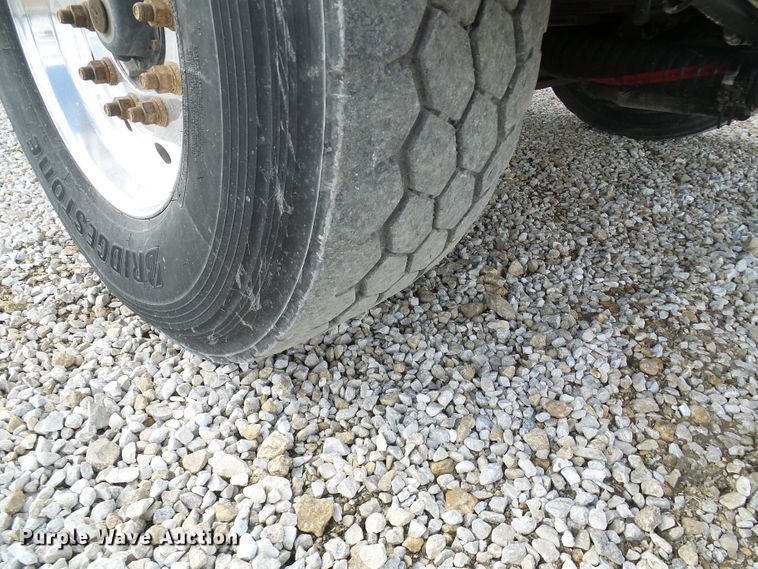 image for item EP9925 2005 Peterbilt 357  water truck