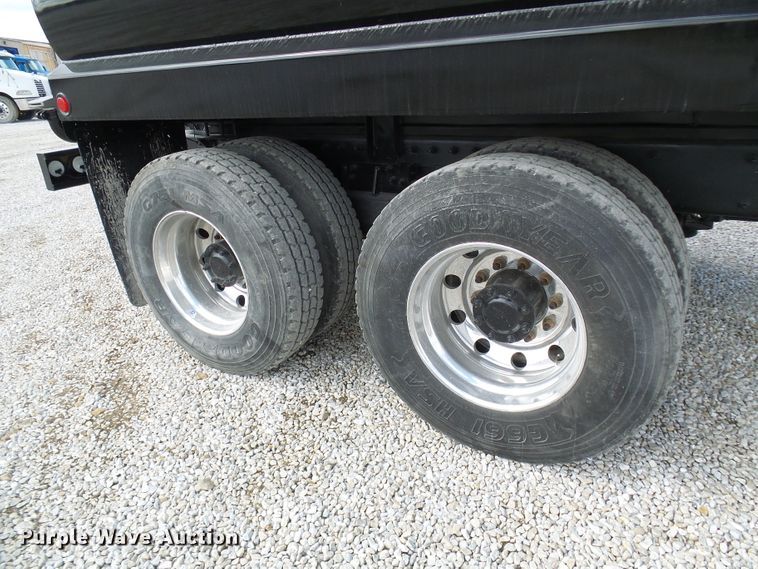 image for item EP9925 2005 Peterbilt 357  water truck