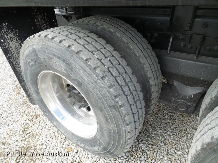 image for item EP9925 2005 Peterbilt 357  water truck