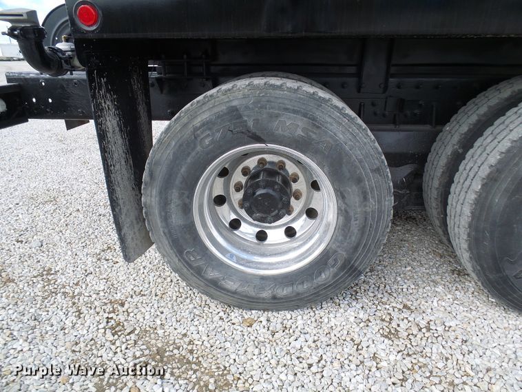 image for item EP9925 2005 Peterbilt 357  water truck