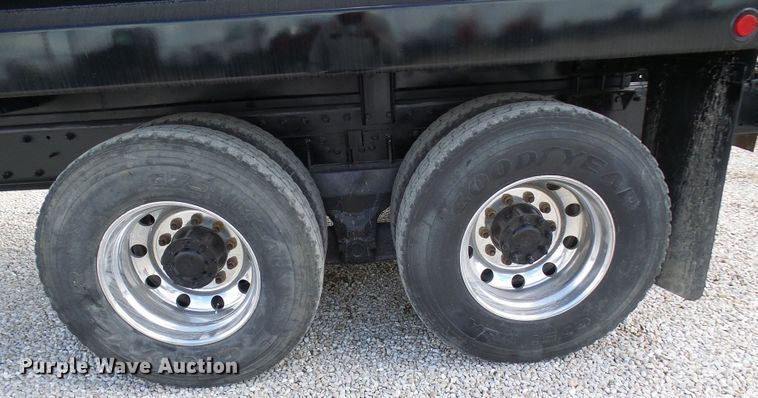 image for item EP9925 2005 Peterbilt 357  water truck