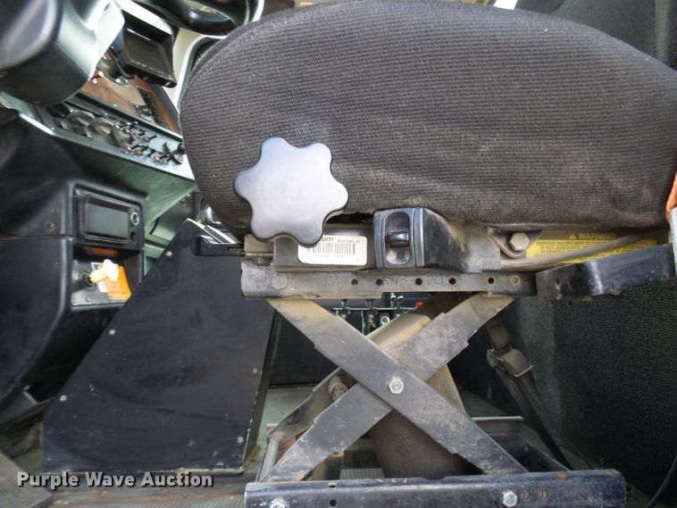 image for item EP9925 2005 Peterbilt 357  water truck