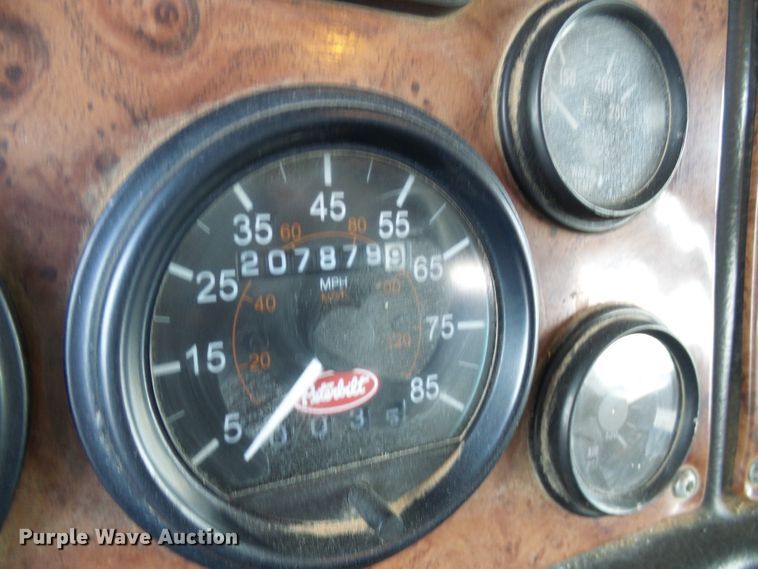 image for item EP9925 2005 Peterbilt 357  water truck