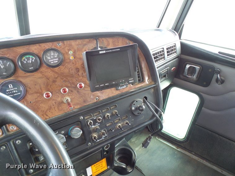 image for item EP9925 2005 Peterbilt 357  water truck