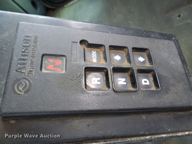 image for item EP9925 2005 Peterbilt 357  water truck