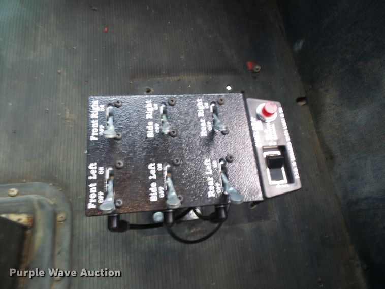 image for item EP9925 2005 Peterbilt 357  water truck