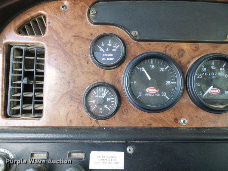 image for item EP9925 2005 Peterbilt 357  water truck