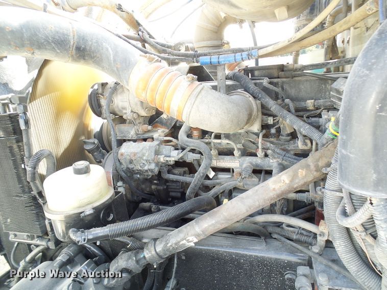 image for item EP9925 2005 Peterbilt 357  water truck