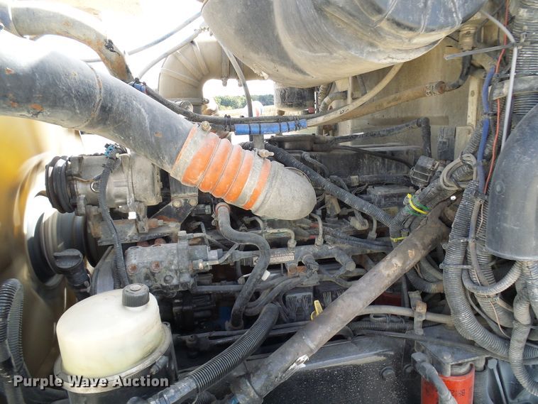 image for item EP9925 2005 Peterbilt 357  water truck