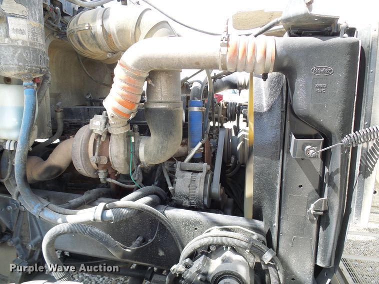 image for item EP9925 2005 Peterbilt 357  water truck