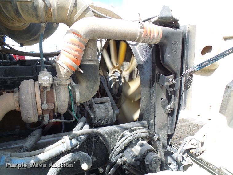 image for item EP9925 2005 Peterbilt 357  water truck