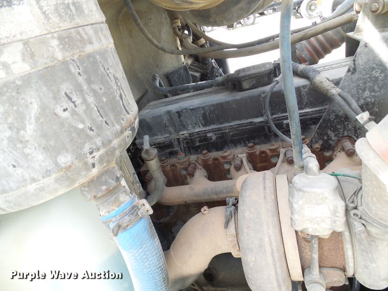 image for item EP9925 2005 Peterbilt 357  water truck