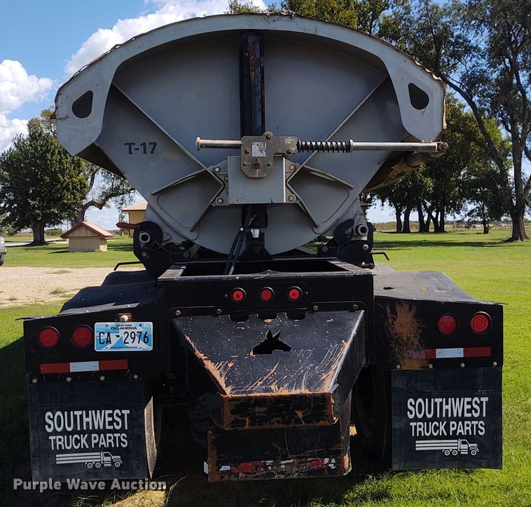 image for item EQ9438 2011 Construction Trailer Specialists side dump trailer