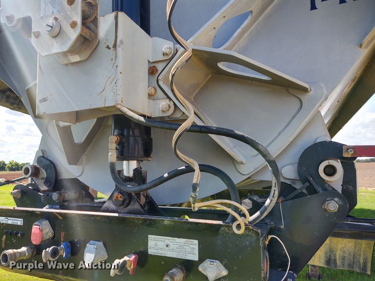 image for item EQ9438 2011 Construction Trailer Specialists side dump trailer