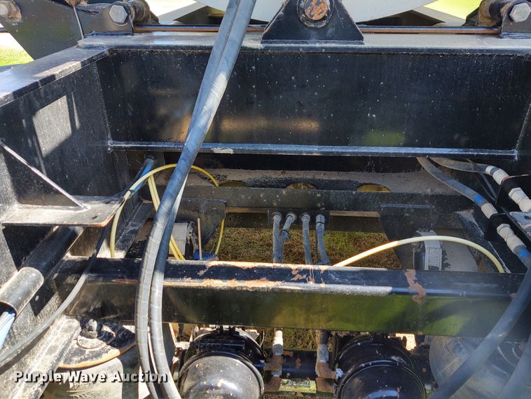 image for item EQ9438 2011 Construction Trailer Specialists side dump trailer