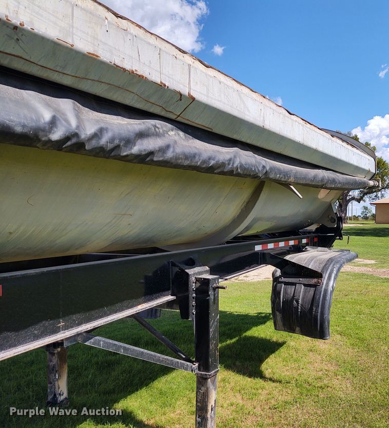 image for item EQ9438 2011 Construction Trailer Specialists side dump trailer