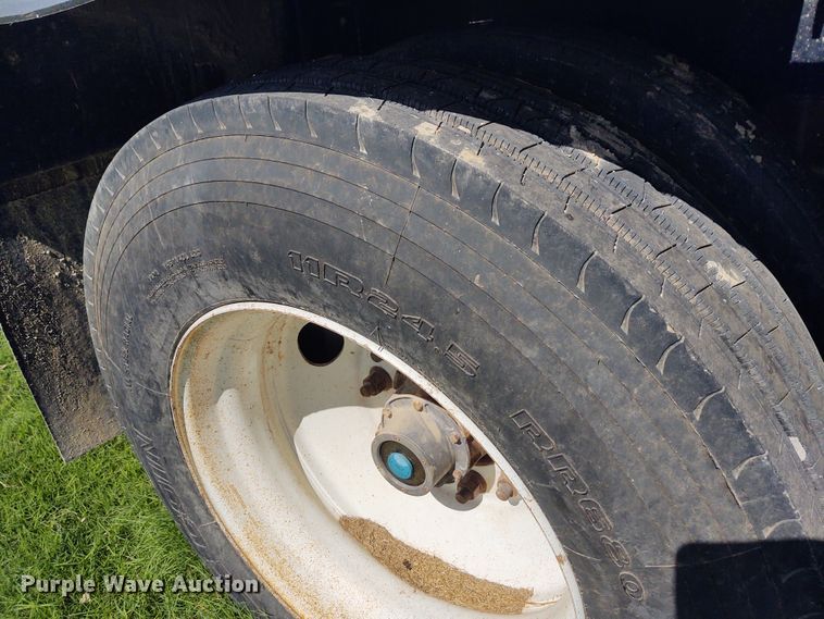 image for item EQ9438 2011 Construction Trailer Specialists side dump trailer