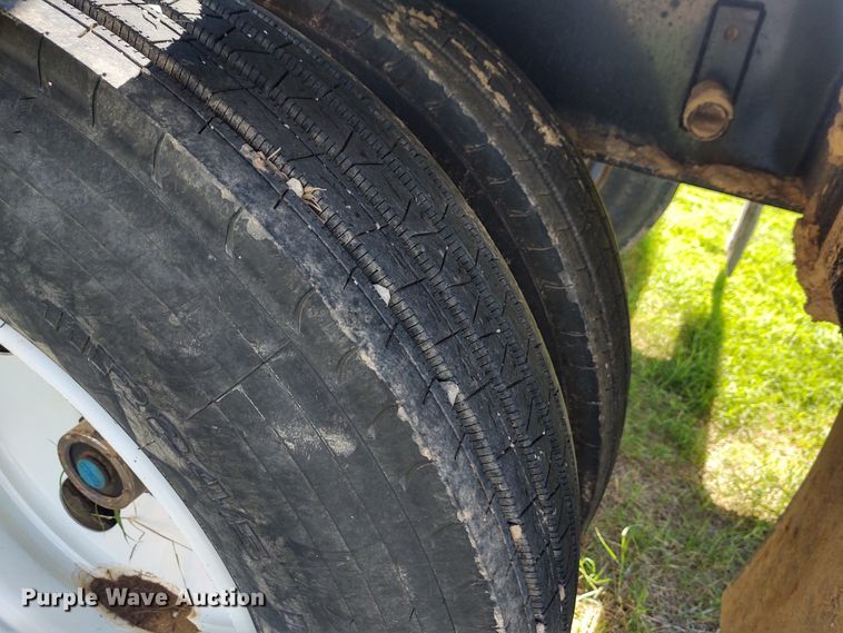 image for item EQ9438 2011 Construction Trailer Specialists side dump trailer