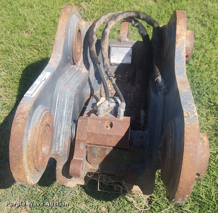 image for item EQ9439 JRB excavator quick coupler