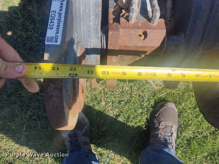 image for item EQ9439 JRB excavator quick coupler