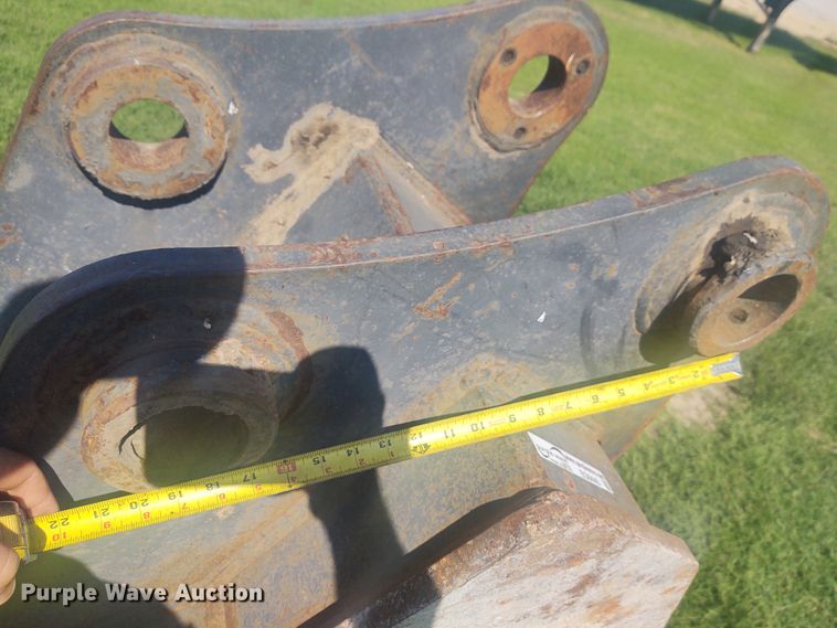 image for item EQ9439 JRB excavator quick coupler