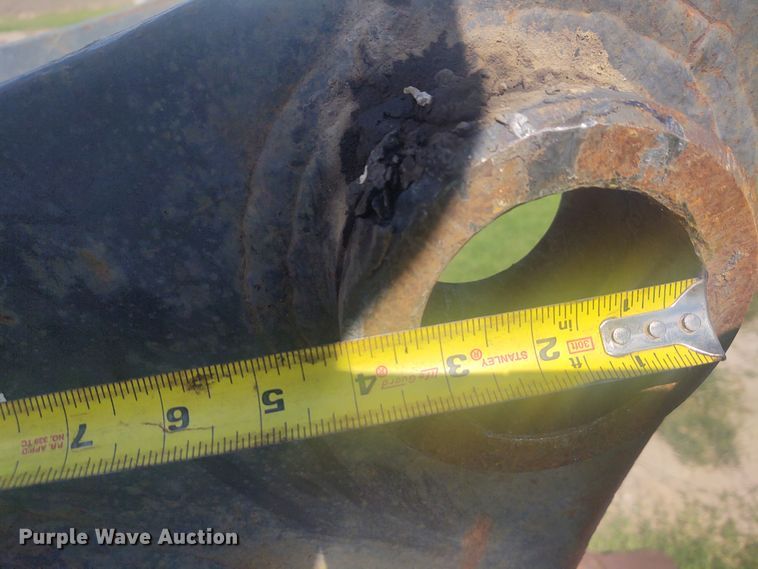 image for item EQ9439 JRB excavator quick coupler