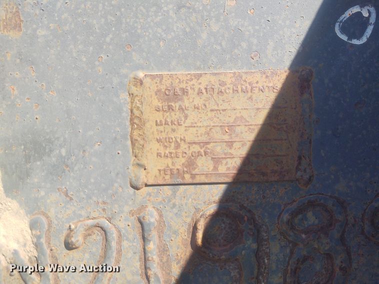 image for item EQ9440 CP 32"W excavator bucket