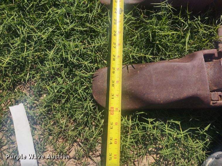 image for item EQ9440 CP 32"W excavator bucket