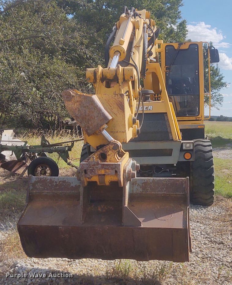 image for item EQ9445 Badger 1085D  wheeled excavator