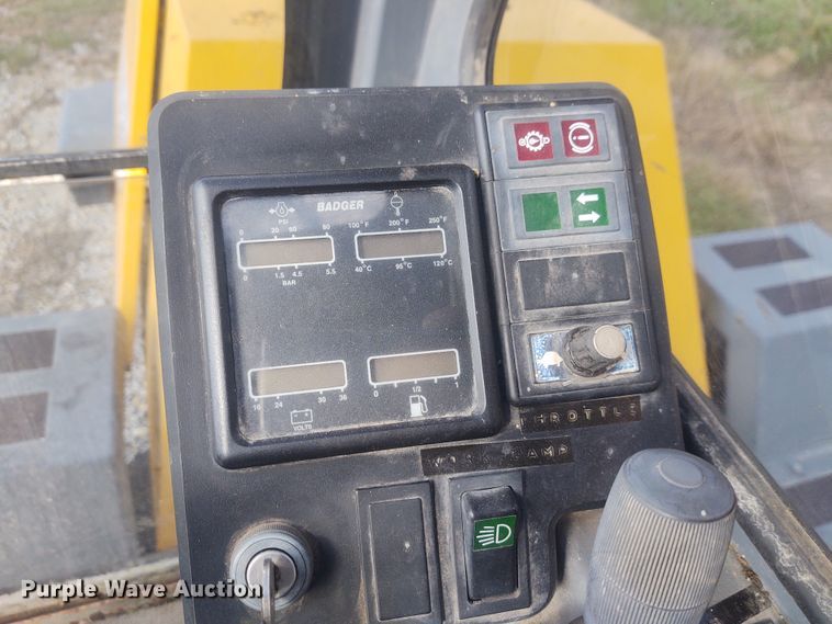 image for item EQ9445 Badger 1085D  wheeled excavator