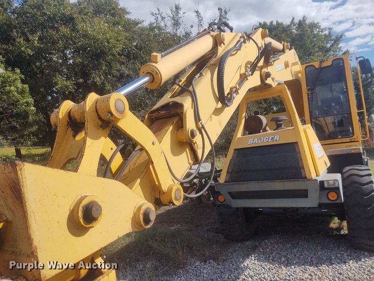 image for item EQ9445 Badger 1085D  wheeled excavator