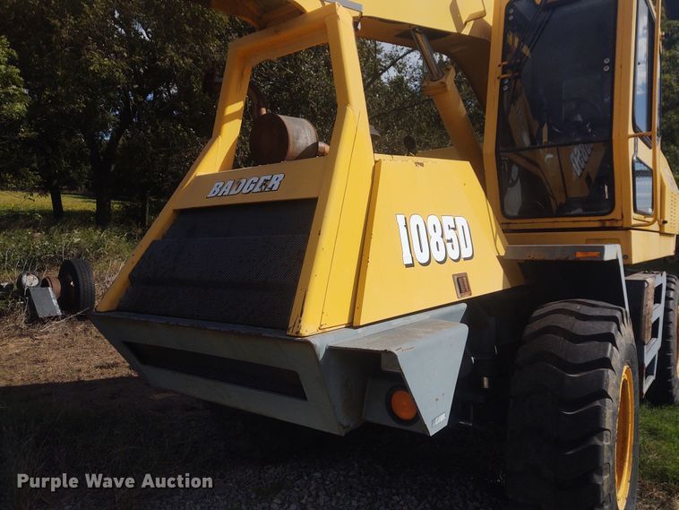 image for item EQ9445 Badger 1085D  wheeled excavator