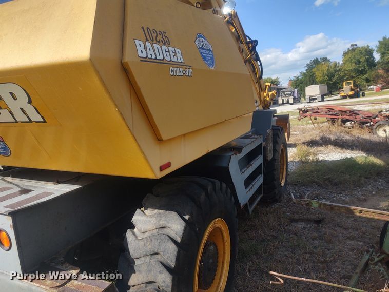 image for item EQ9445 Badger 1085D  wheeled excavator