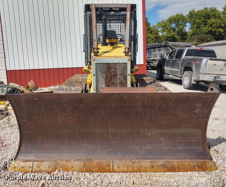 image for item EQ9446 New Holland DC100  dozer