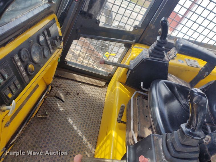 image for item EQ9446 New Holland DC100  dozer