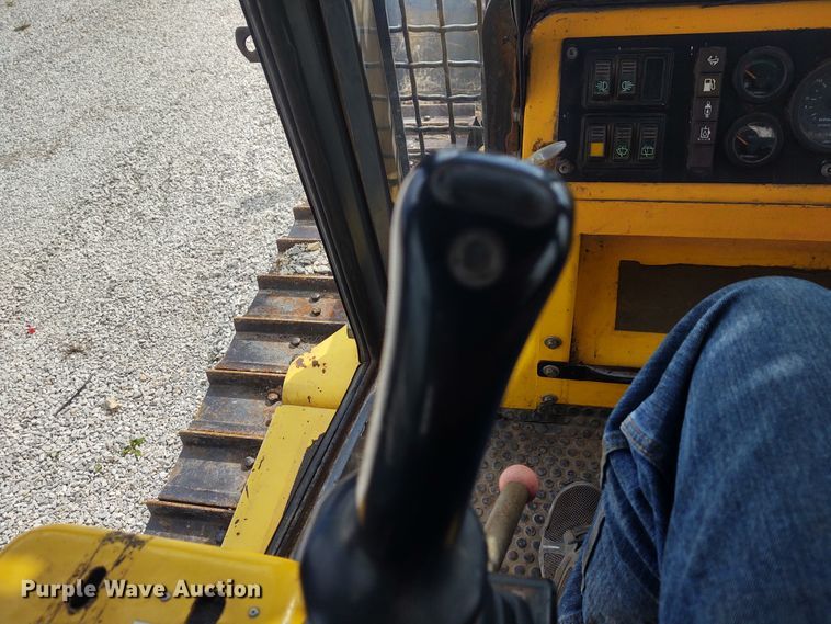 image for item EQ9446 New Holland DC100  dozer