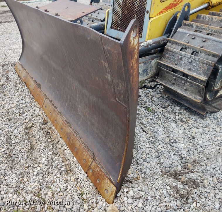 image for item EQ9446 New Holland DC100  dozer