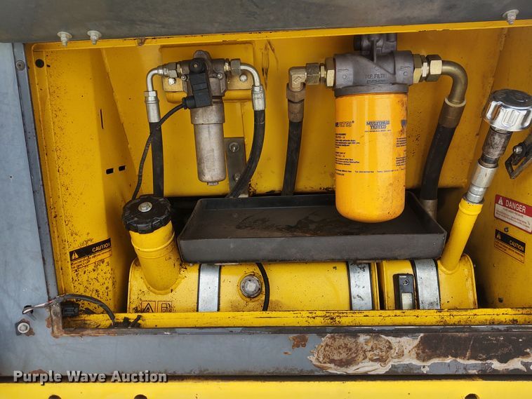 image for item EQ9446 New Holland DC100  dozer