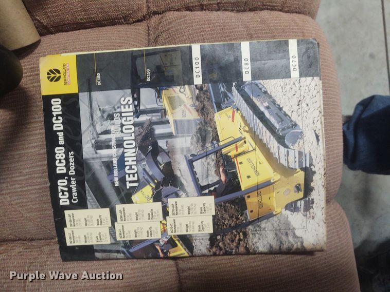 image for item EQ9446 New Holland DC100  dozer