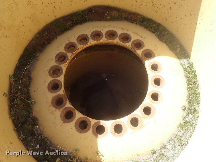 image for item GL9390 (4) 23.5R25 tires